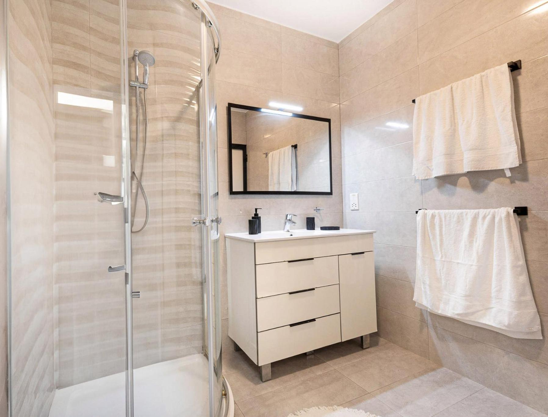Spacious 2Br Penthouse With A Large Front-Terrace - Close To Bugibba Perched Beach St. Paul's Bay Ngoại thất bức ảnh